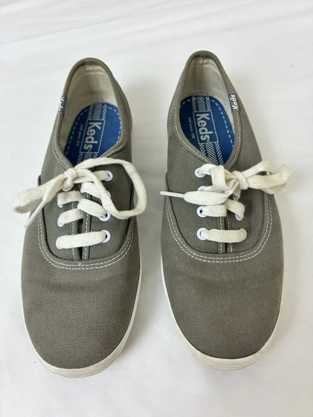 Green Keds Women’s Size 7 Lace Up Canvas Sneakers